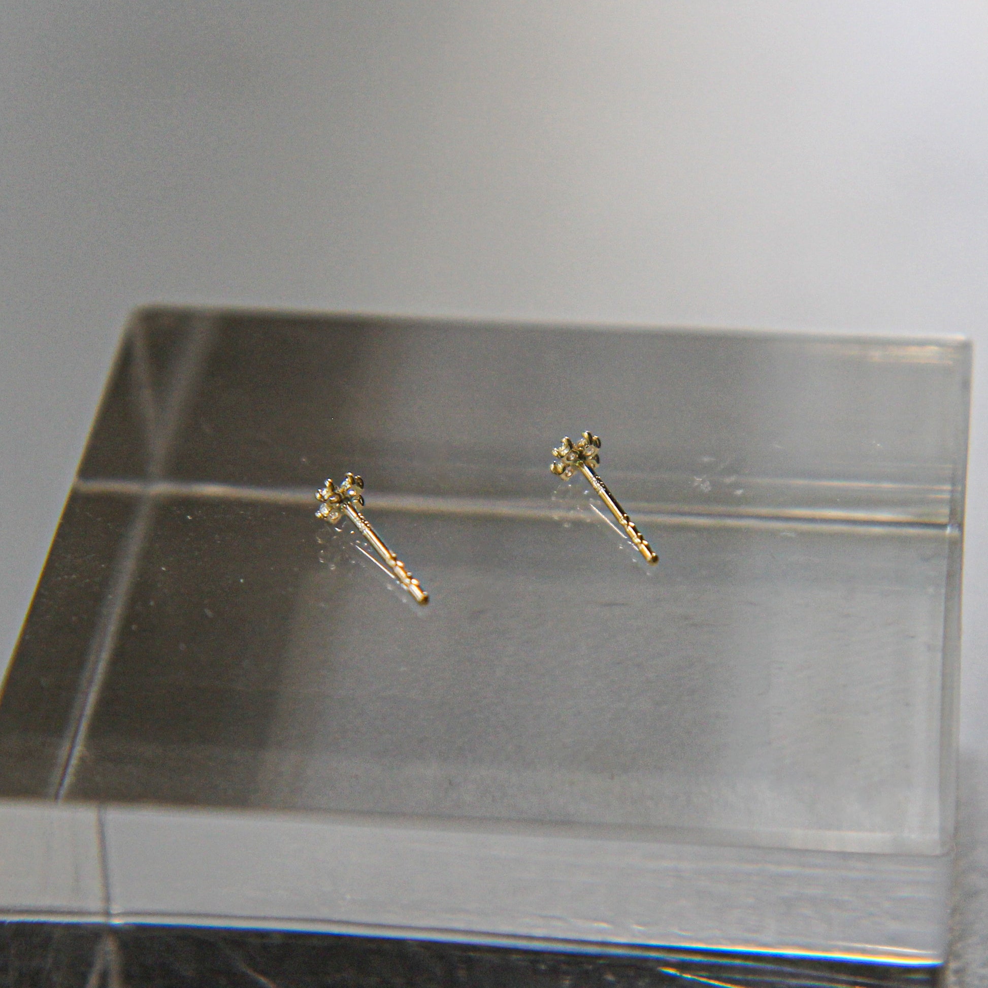 4k Solid Gold Crystal Mini Clover Stud Earring